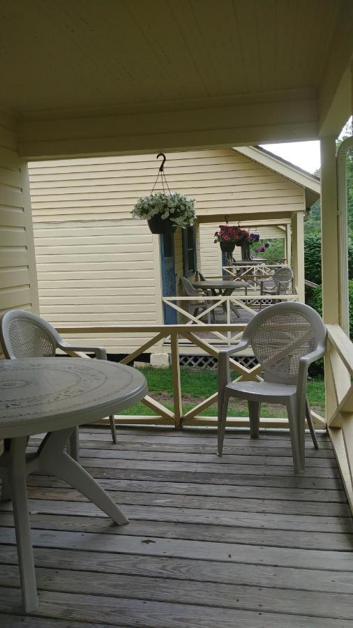 Serenity Motel Shaftsbury Exterior foto