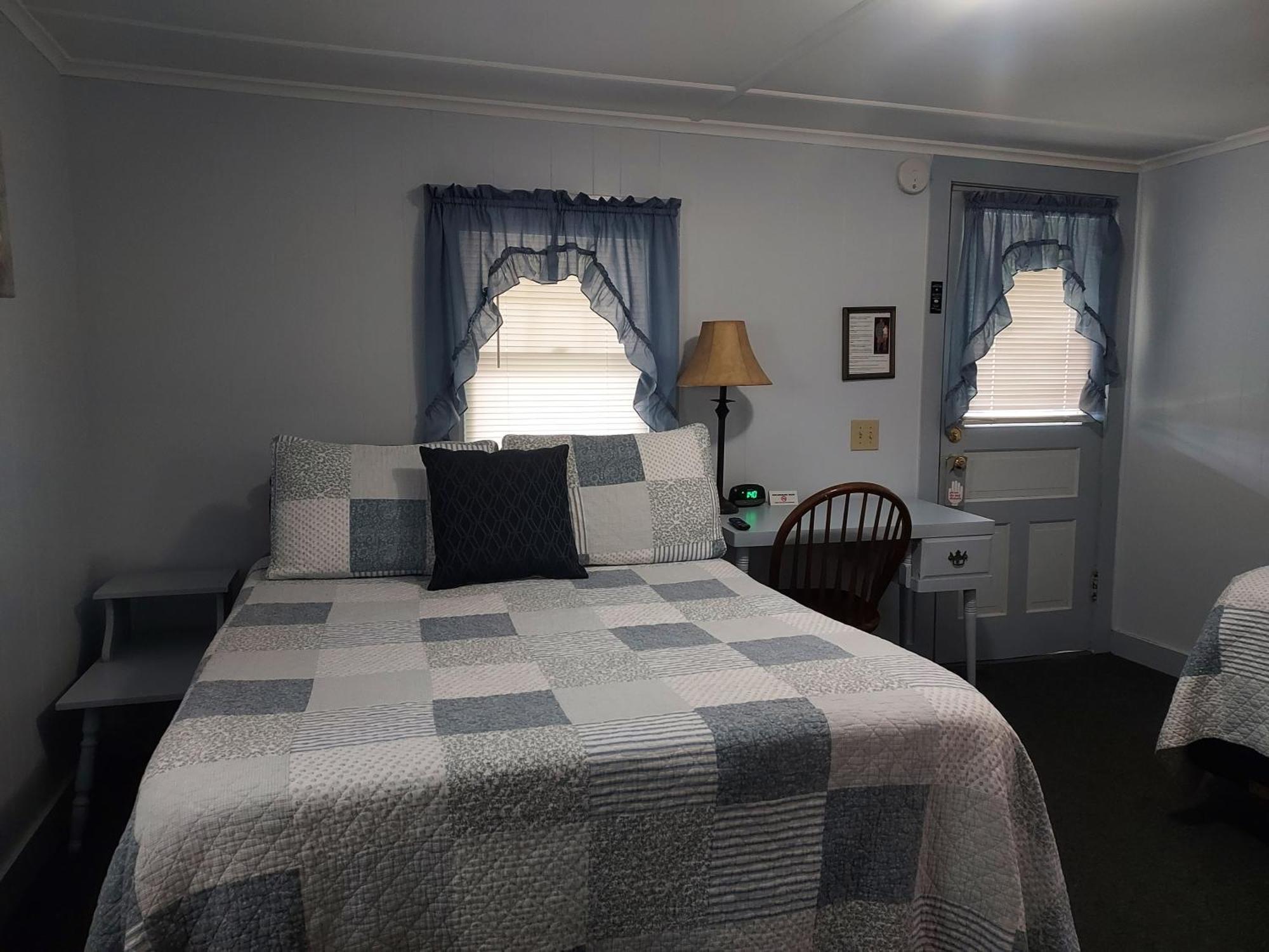 Serenity Motel Shaftsbury Exterior foto